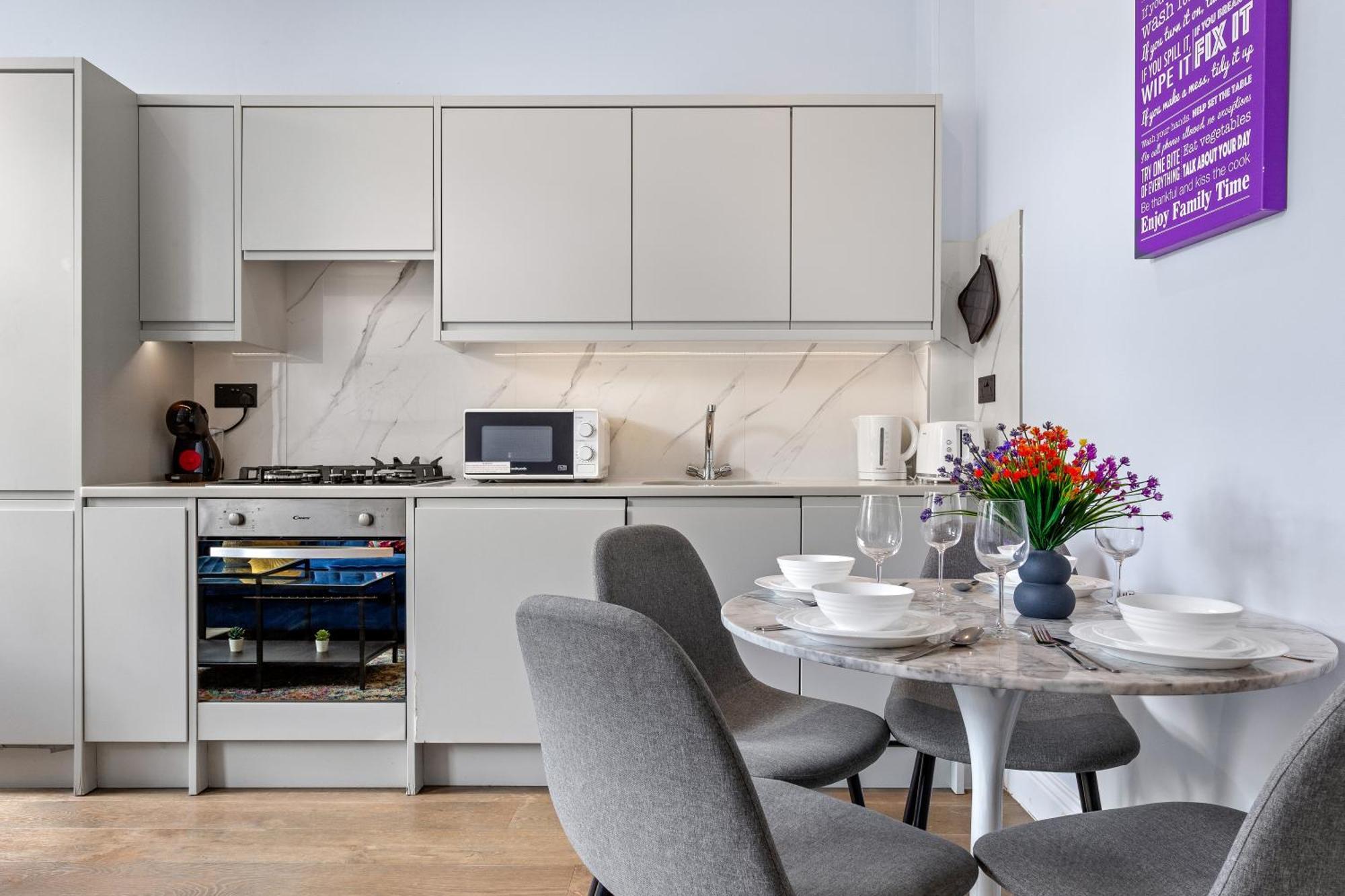Stylish 2 Bedroom Apartment In Westminster Sleeps 5 With Ac London Luaran gambar